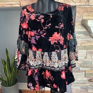 John Mark Velvet Burnout Sheer Bell Sleeve Top Hippie Boho Floral Black Pink M